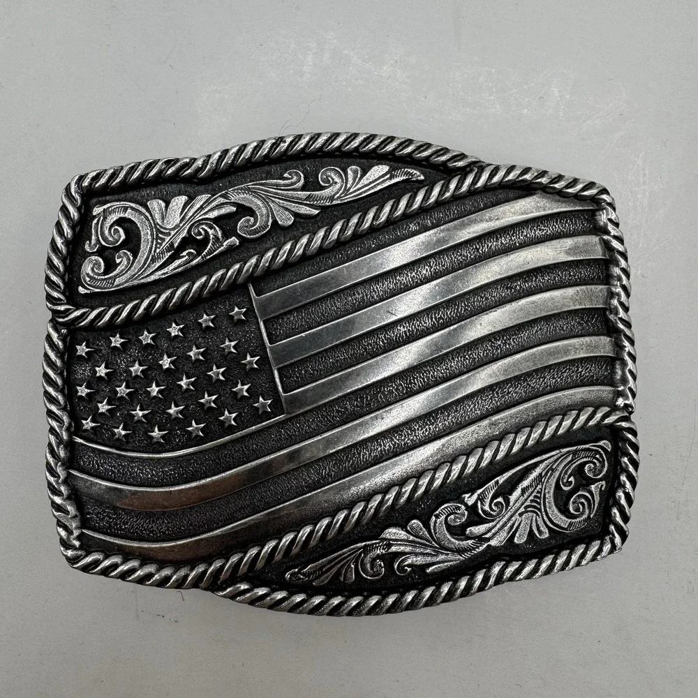 Montana Silversmiths waving american